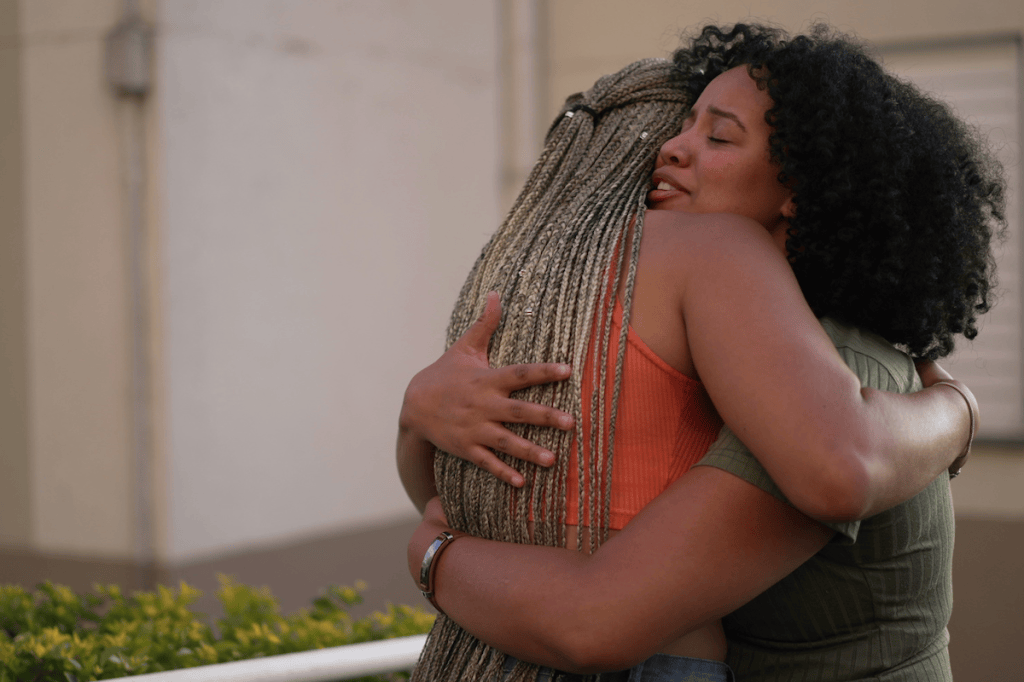 9 things to say to someone struggling with mental health (and 3 phrases to avoid)