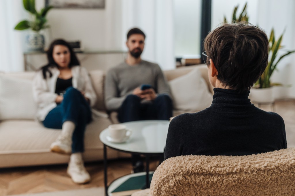 What to expect from your first couples therapy session